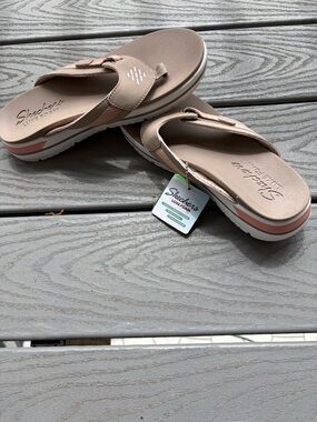 Skechers Beige Platform Flip-Flop Sandals with Pink Stripe